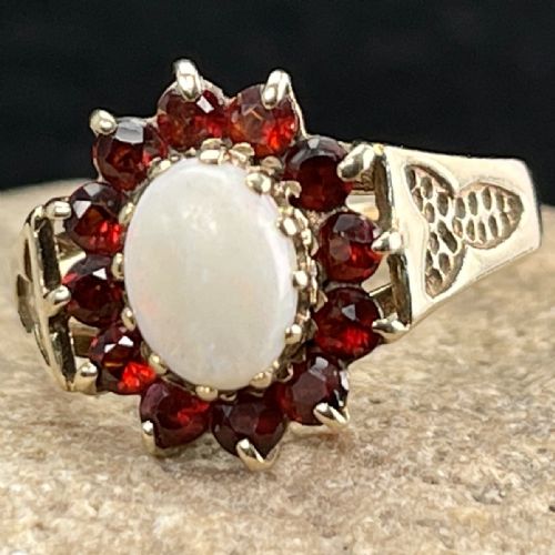 9ct Gold Vintage Opal & Garnet Ring