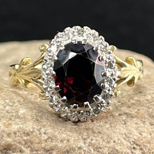 18ct Gold Art Deco Garnet & Diamond Cluster Ring
