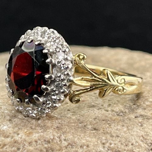 fig 1. 18ct Gold Art Deco Garnet & Diamond Cluster Ring