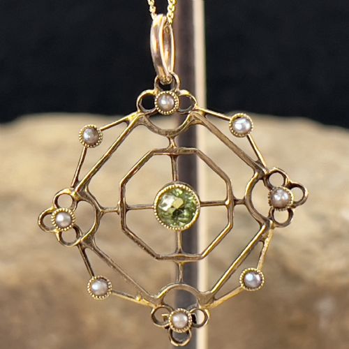 fig 1. 15ct Gold Peridot & Seed Pearls Art Nouveau Lavalier Pendant Necklace