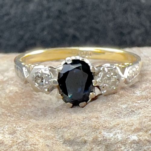 18ct Gold Art Deco Sapphire & Diamond Ring