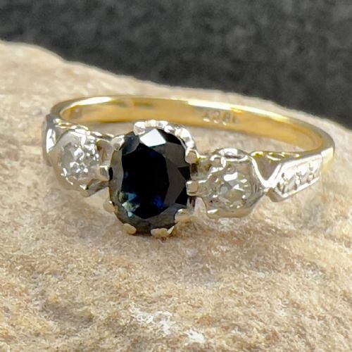 fig 1. 18ct Gold Art Deco Sapphire & Diamond Ring