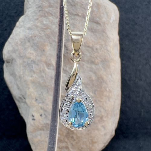 9ct Gold Blue Topaz & Diamond Pendant Necklace