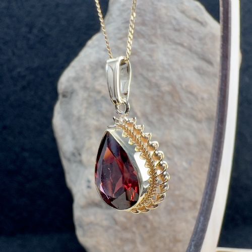 fig 1. 9ct Gold Pear Cut Garnet Pendant Necklace