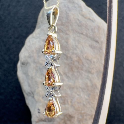 9CT GOLD TOPAZ DIAMOND PENDANT NECKLACE - ADDITIONAL PHOTO 2