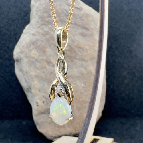 9ct Gold Opal & Diamond Pendant Necklace