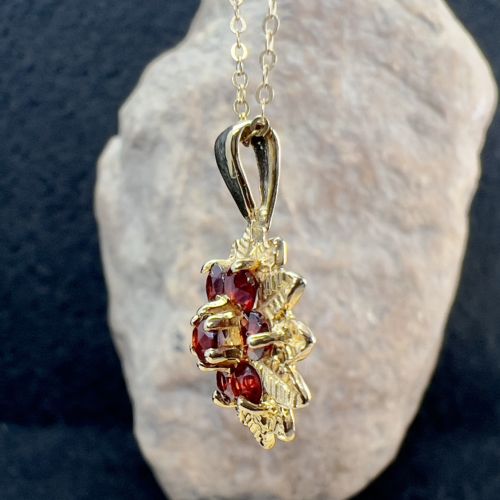 fig 1. 9ct Gold Garnet Flower Pendant Necklace