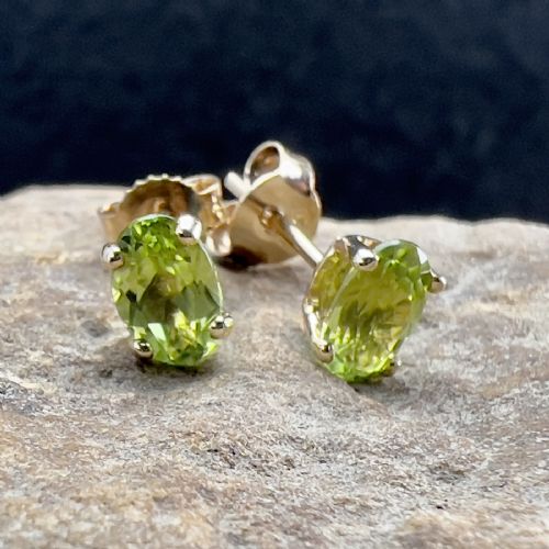 9ct Gold French Peridot Stud Earrings
