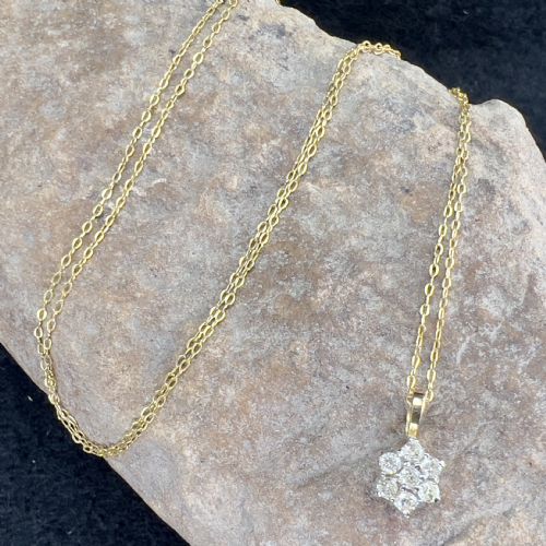 9CT GOLD DIAMOND 035CT CLUSTER PENDANT NECKLACE - ADDITIONAL PHOTO 5