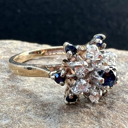 fig 1. 9ct Gold Diamond & Sapphire Starburst Cluster Ring