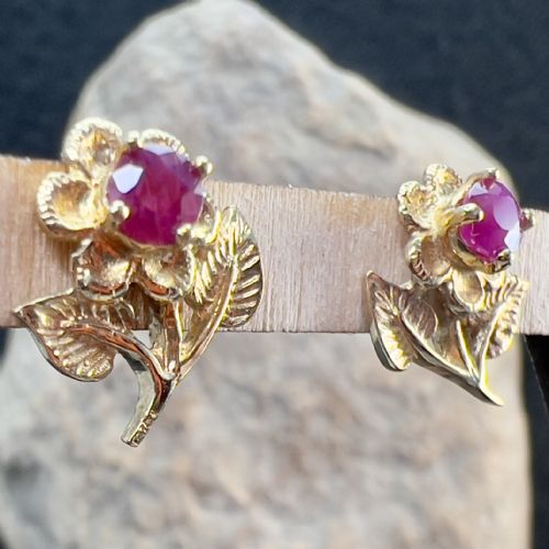 9ct Gold Ruby Flower Stud Earrings