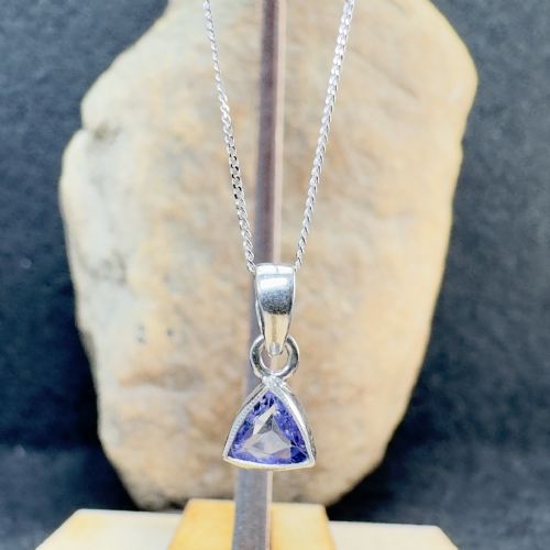 9CT WHITE GOLD BLUE TOPAZ PENDANT NECKLACE - ADDITIONAL PHOTO 1