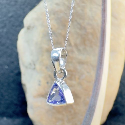 9CT WHITE GOLD BLUE TOPAZ PENDANT NECKLACE - ADDITIONAL PHOTO 8