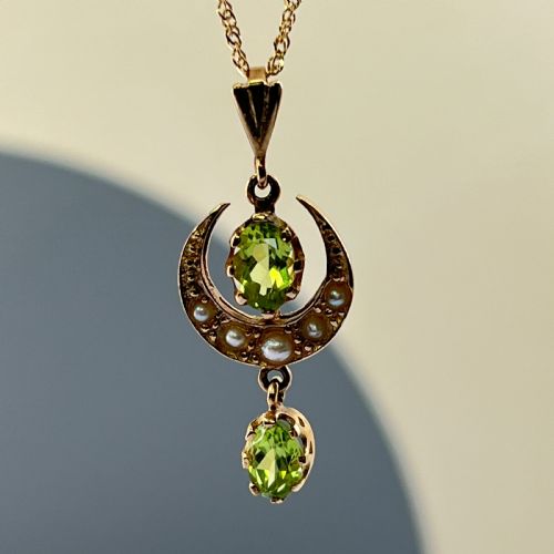 fig 1. 9ct Gold Peridot Moon & Stars Seed Pearls Peridot Lavaliere Drop Pendant Necklace