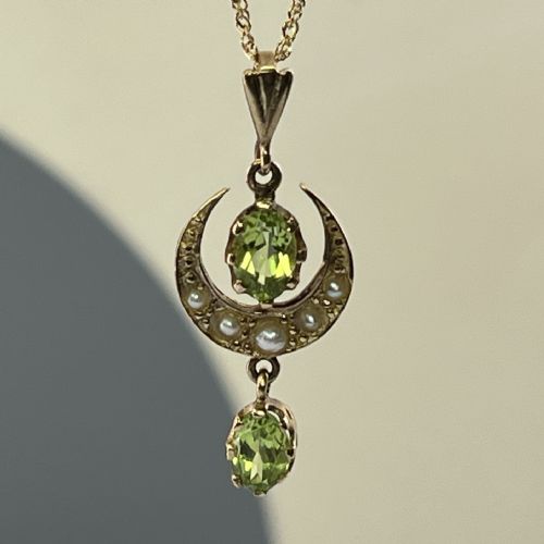 fig 2. 9ct Gold Peridot Moon & Stars Seed Pearls Peridot Lavaliere Drop Pendant Necklace