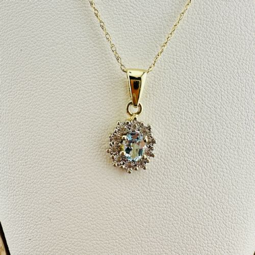 9CT GOLD AQUAMARINE AND DIAMOND CLUSTER PENDANT NECKLACE