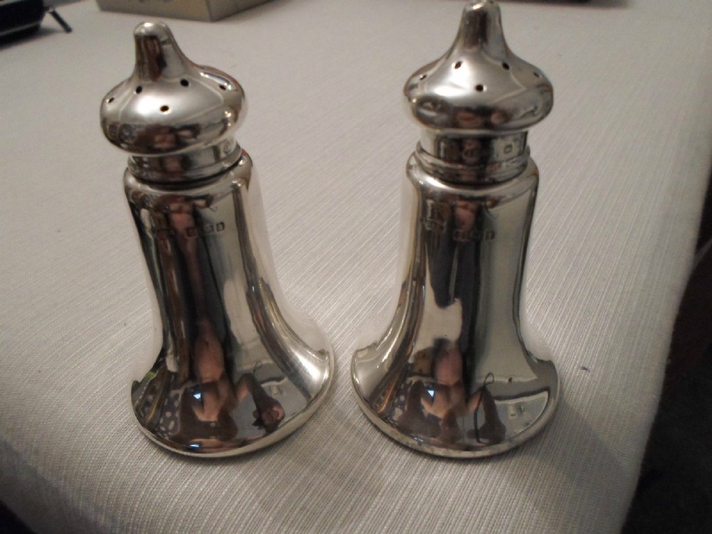 Pair of Antique Hallmarked Silver Peppers.John Grinsell & Sons Birmingham 1908
