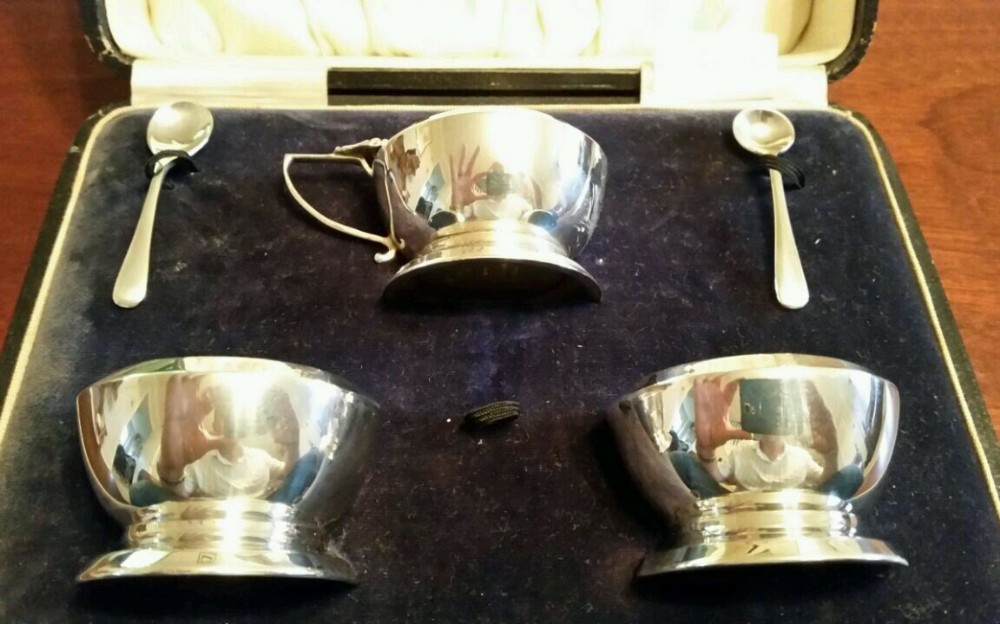 Superb Antique Boxed Silver Cruet Set 1911/12