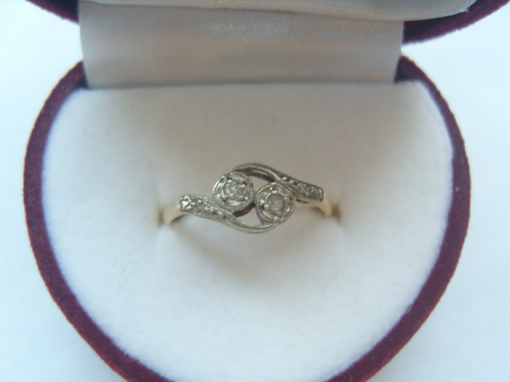 Lovely Edwardian 18ct Gold and Platinum 2 stone crossover ring