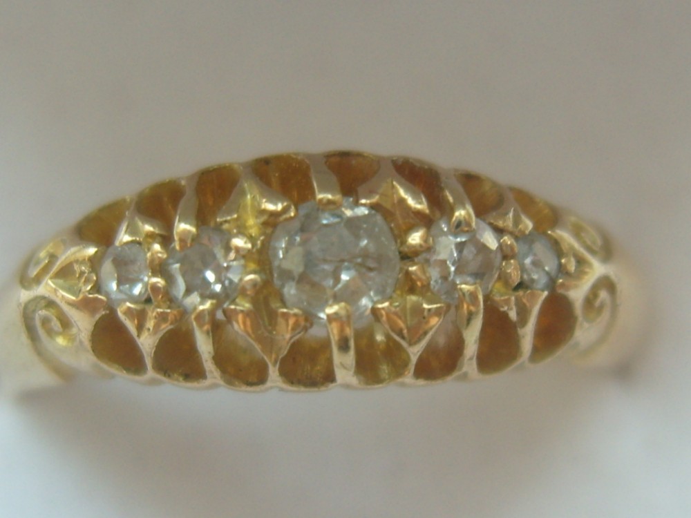 Lovely 18ct gold 5 stone diamond ring Chester 1913