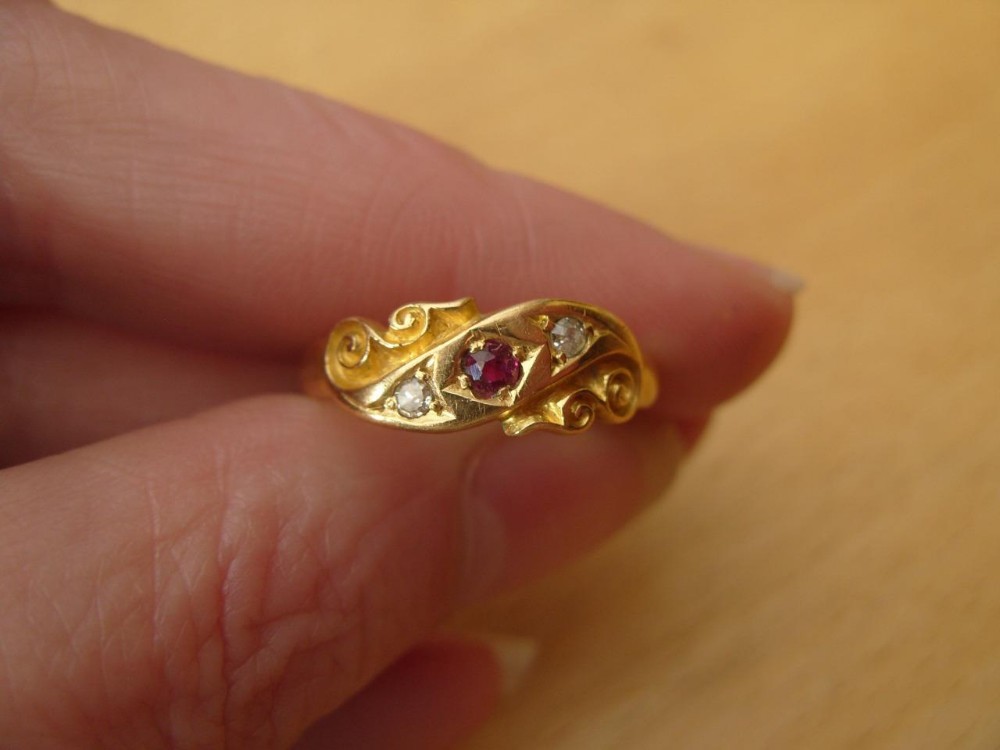 Superb Antique 18ct Gold Ruby & Diamond Ring Hallmarked 1918