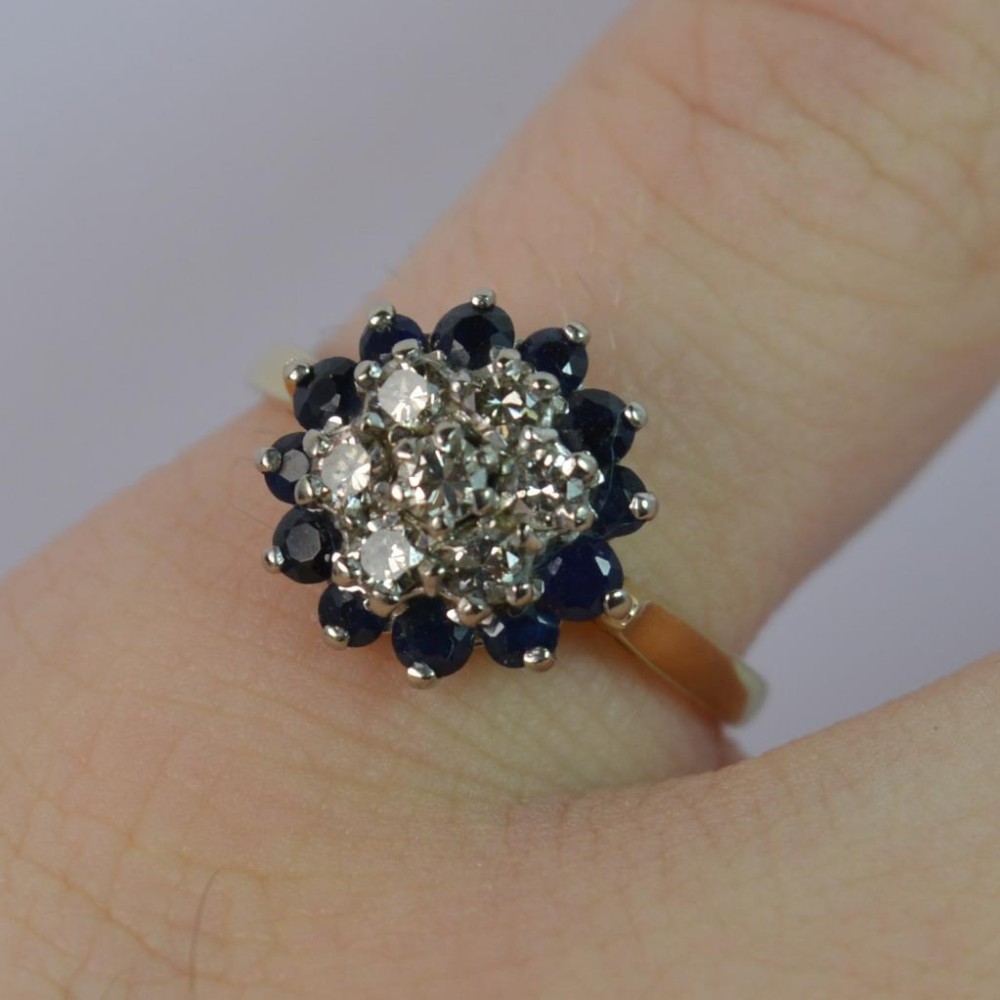 Gorgeous Art Deco18 Carat Gold Diamond and Sapphire Cluster Ring 