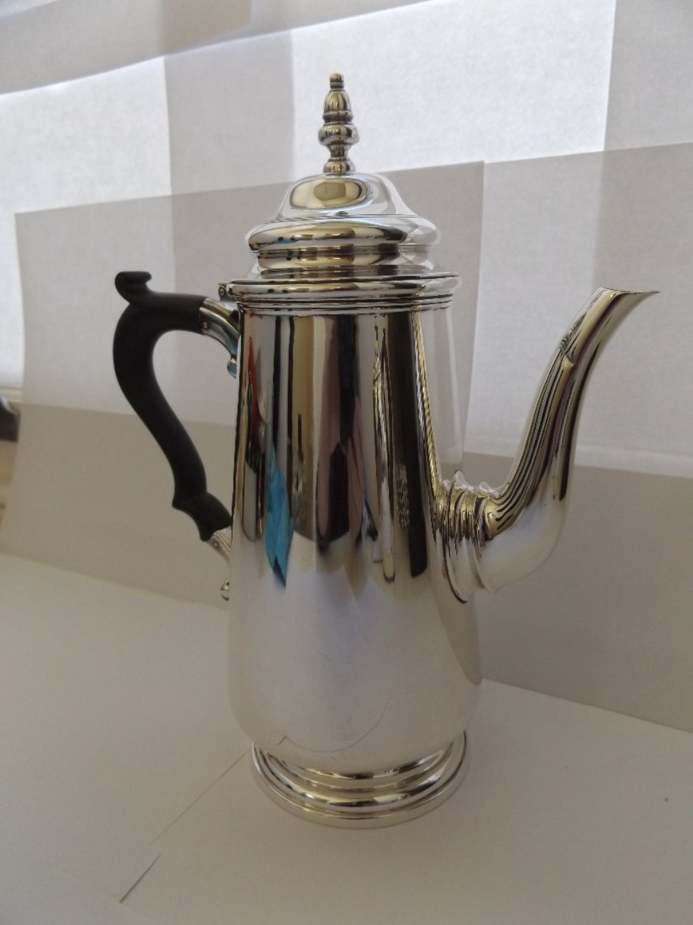 A Georgian style silver coffee pot, by Elkington & Co., Birmingham, 1935