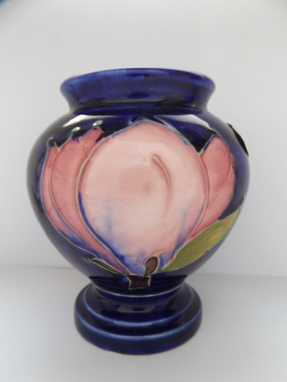 Super Moorcroft Small Bulbous Magnolia Pattern Vase