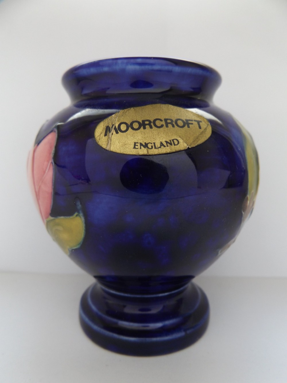 Super Moorcroft Small Bulbous Magnolia Pattern Vase View III