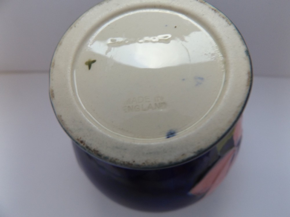 Super Moorcroft Small Bulbous Magnolia Pattern Vase View IX