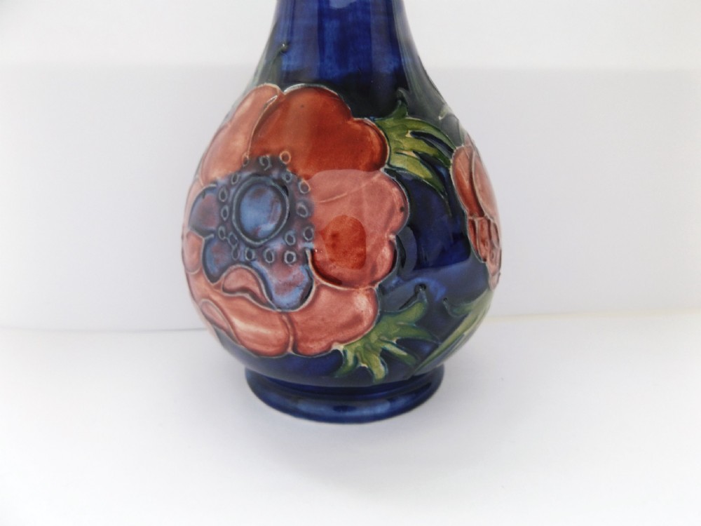 Lovely Moorcroft Anemone Pattern Vase View V