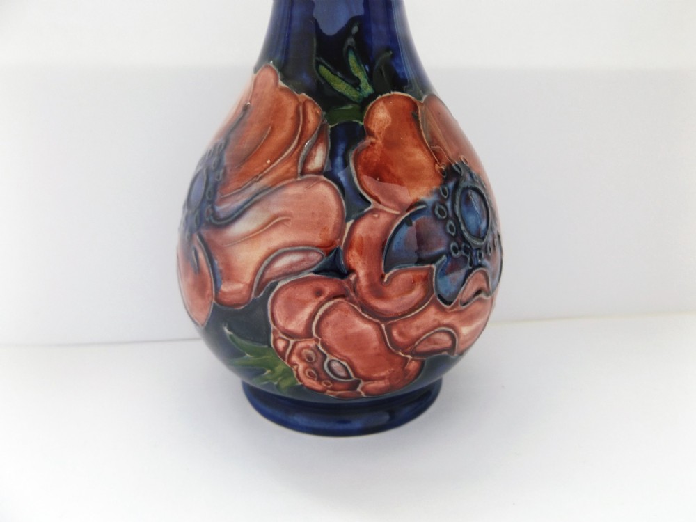 Lovely Moorcroft Anemone Pattern Vase View VI