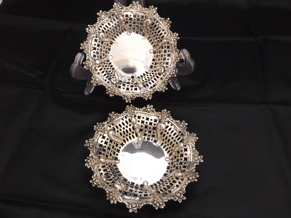 Lovely Pair of Victorian Pierced Silver Bowls View IV