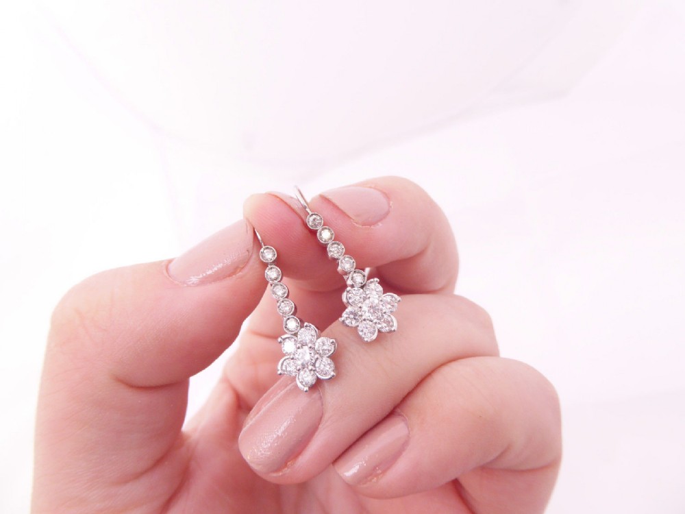 Superb Pair of Art Deco 18ct Gold 1ct Diamond Earrings