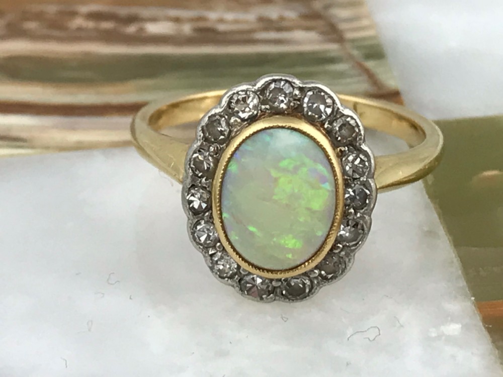 Stunning 18ct Yellow Gold Vitorian Opal & Diamonds Ring