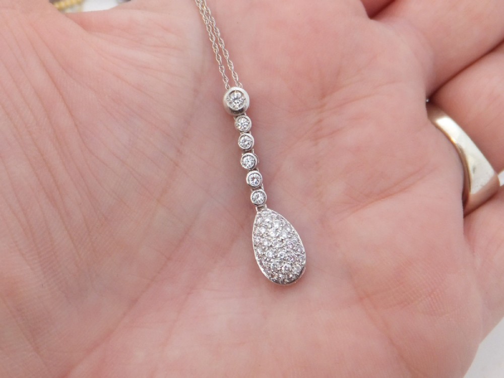18ct White Gold 0.9ct Diamond Cluster Pendant On 9ct White Gold Chain