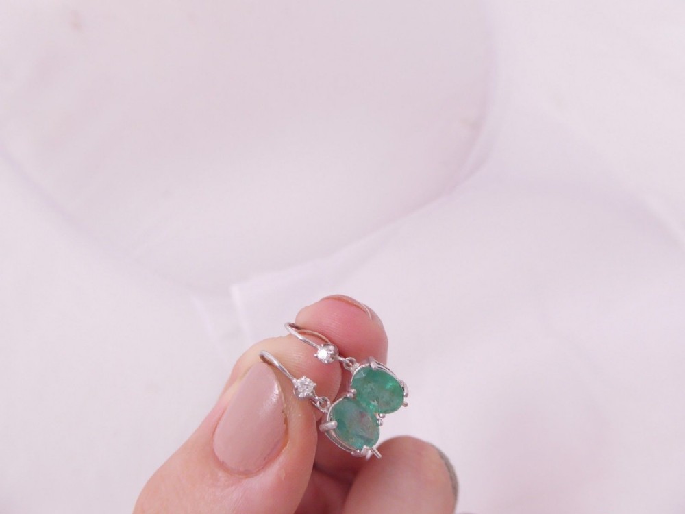 Lovely 2ct emerald diamond 18ct gold drop earrings 