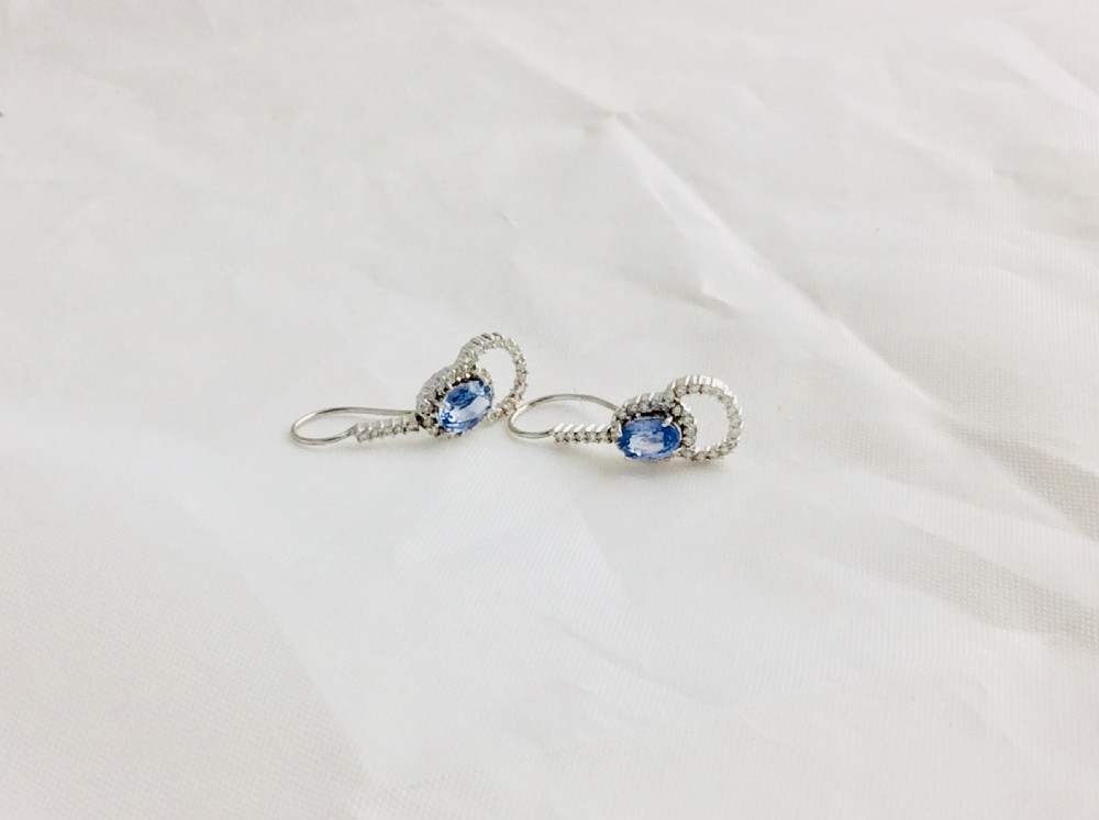 Stunning 1ct cornflower blue sapphire 1.25ct diamond 18ct gold cluster earrings View VIII