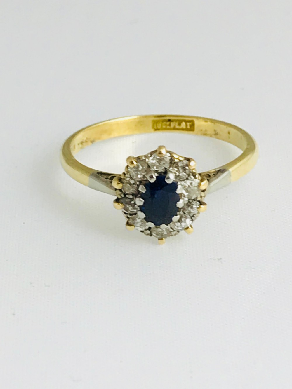 Pretty Edwardian 18ct Gold Sapphire & Diamond Ring