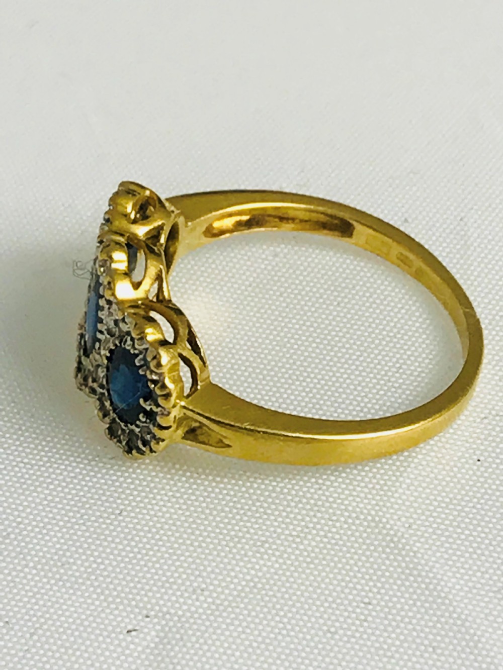 A stunning 18ct Gold Sapphire and Diamond Ring. size N View IV