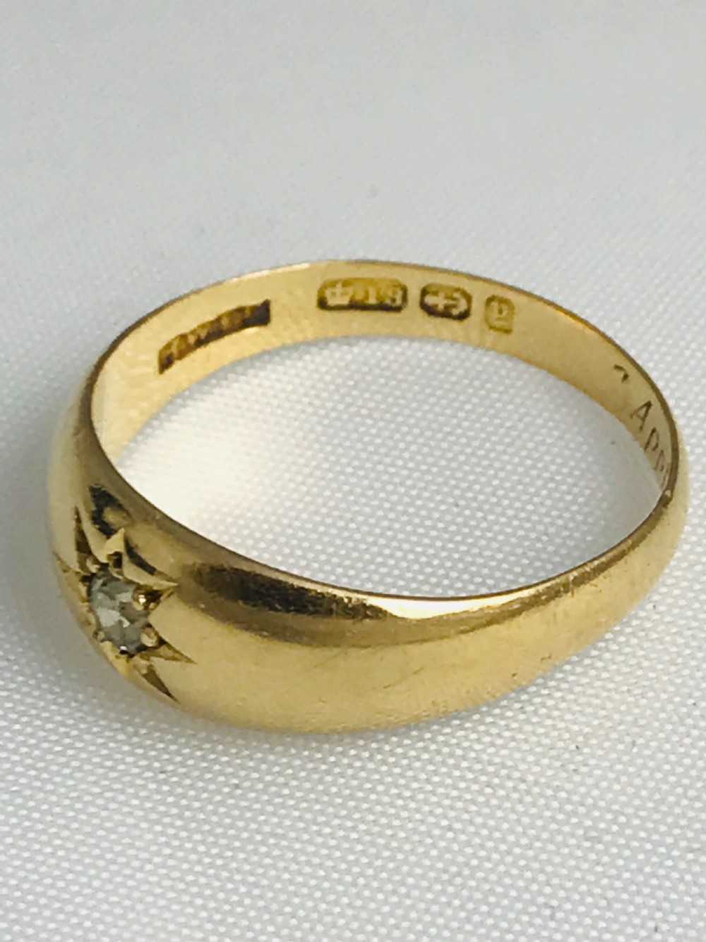 Lovely Victorian 18 carat gold star set solitaire diamond ring View V