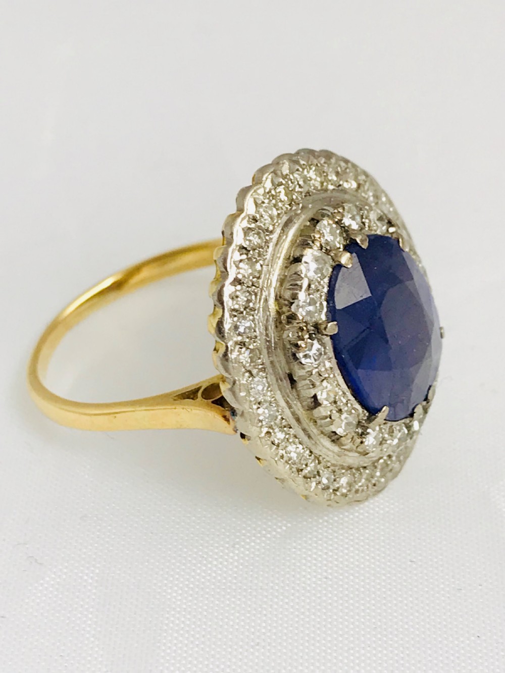 1.1ct Diamond 4.25ct Sapphire 18ct Gold Ring View VII