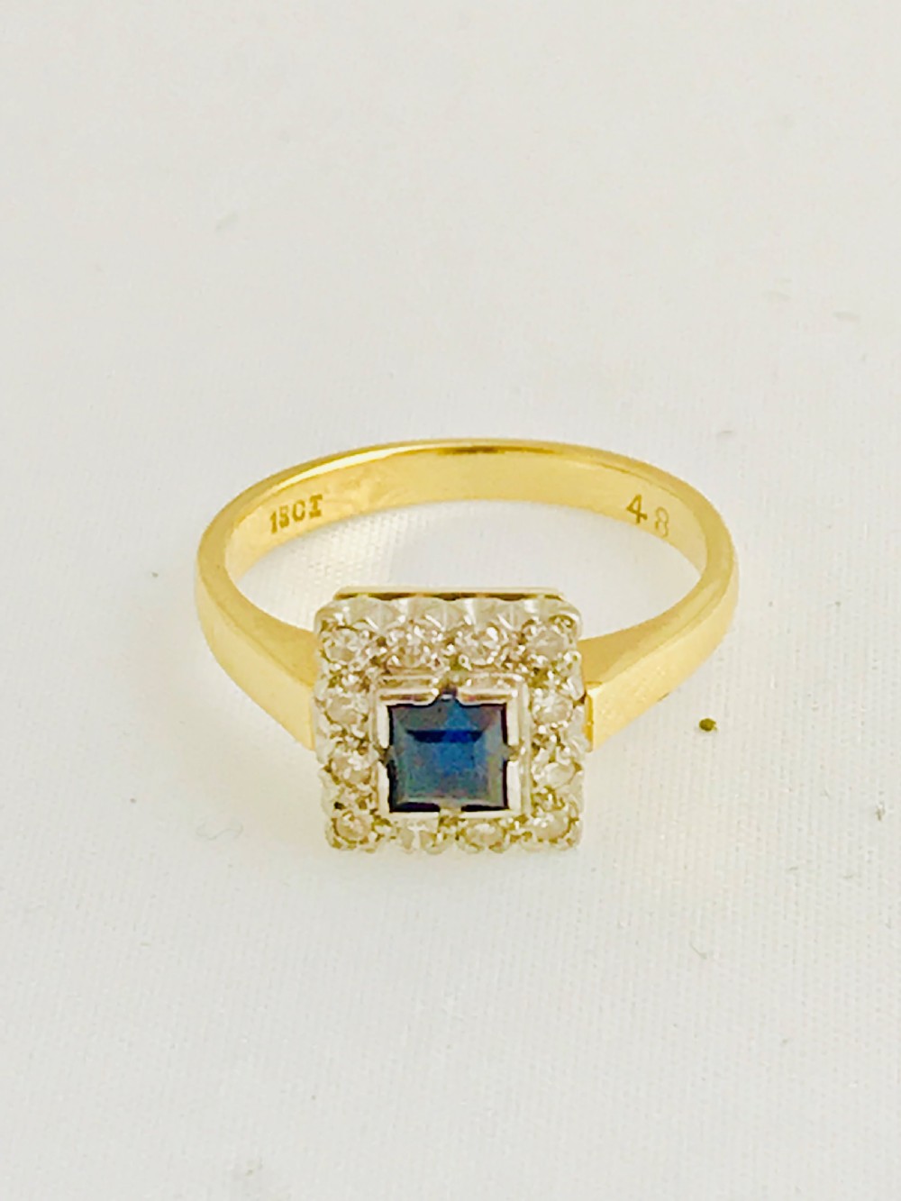Pretty Art Deco 18ct Gold Sapphire & Diamond Ring