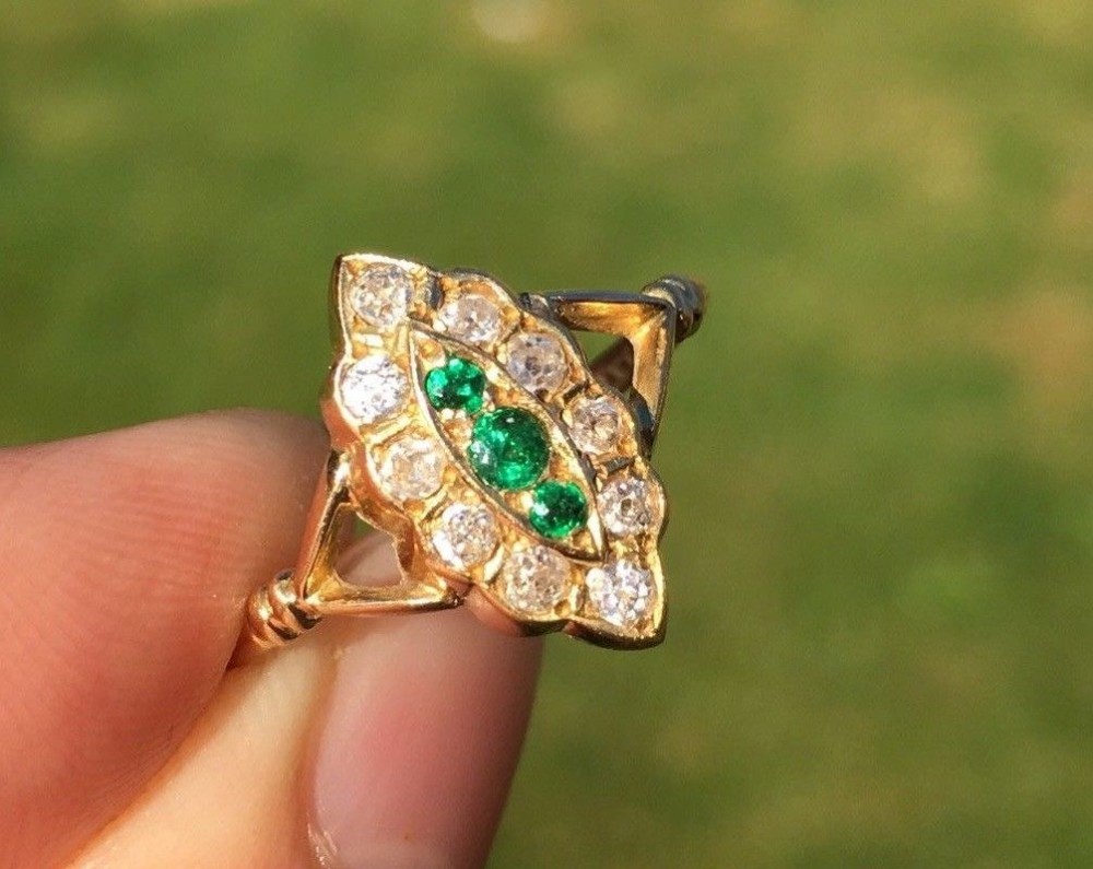 Pretty 18ct Gold Emerald & Diamond Marquis Ring