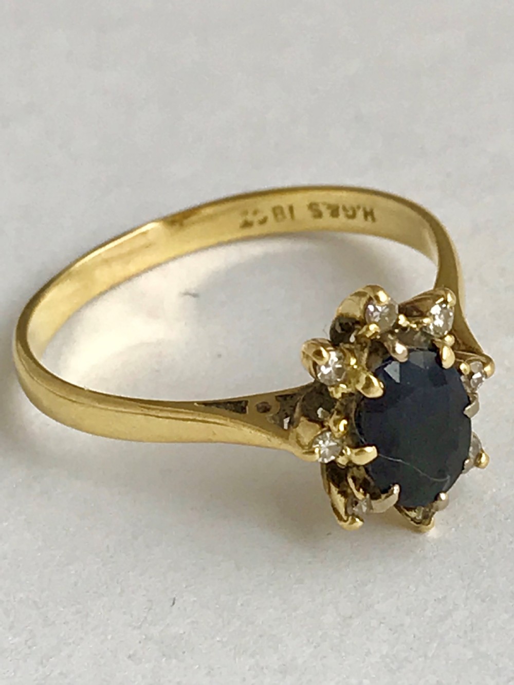 Lovely c1940s 1ct Sapphire & Diamond Ring