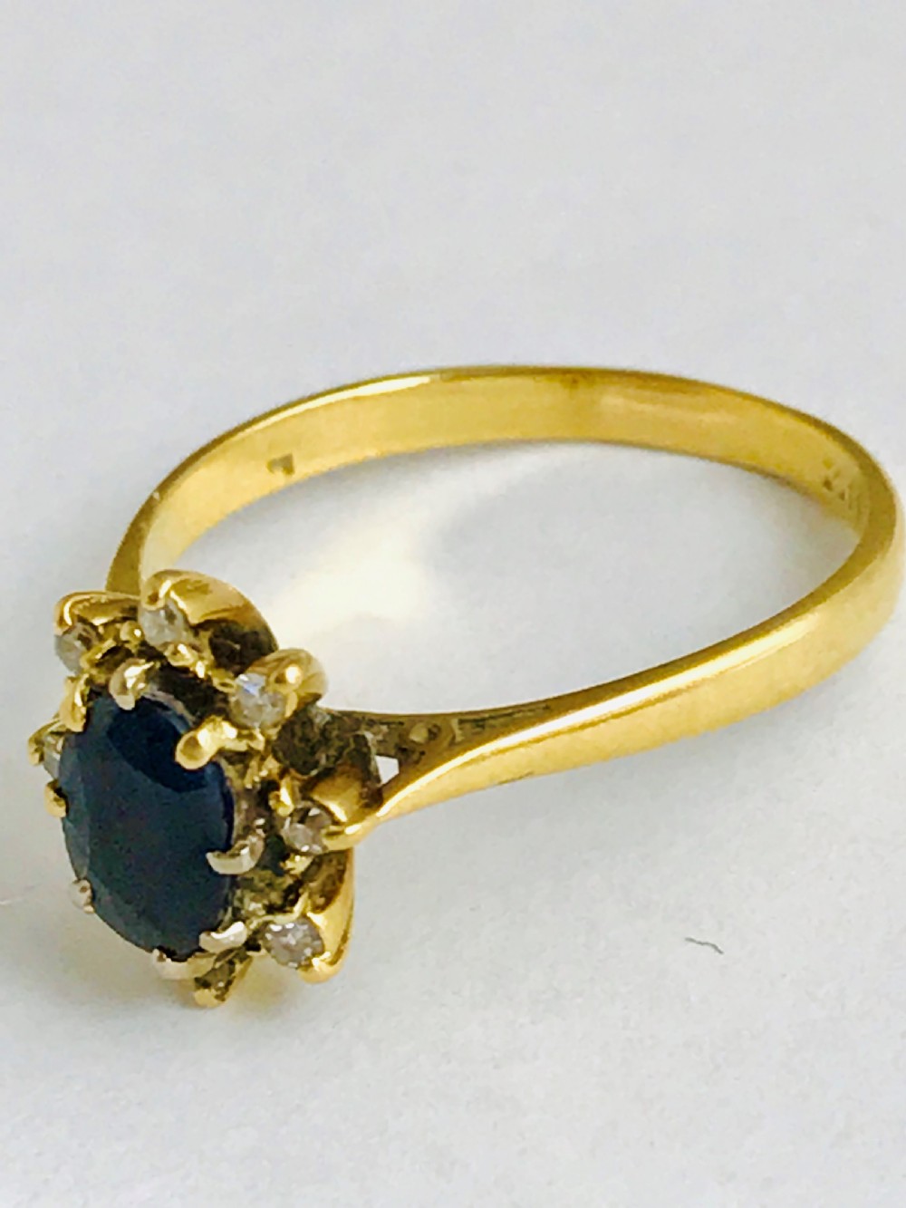 Lovely c1940s 1ct Sapphire & Diamond Ring View II
