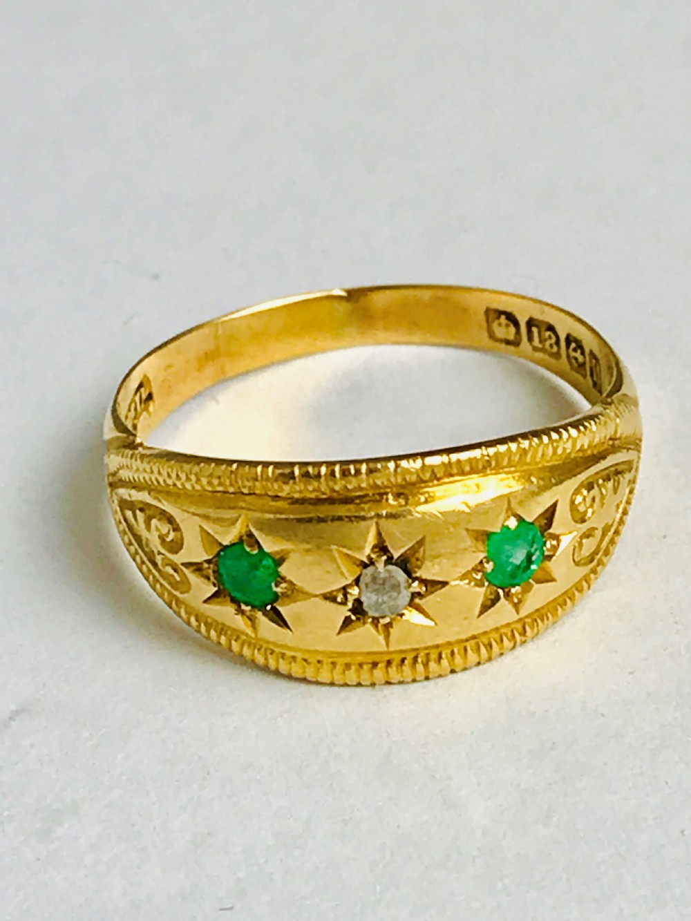 Antique18ct gold Diamond & Emerald 3 stone ring, Gypsy Ring
