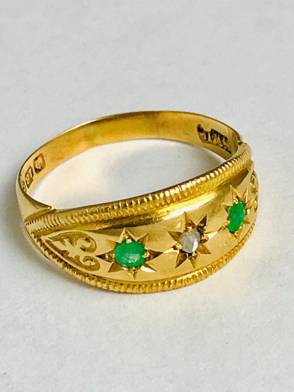 Antique18ct gold Diamond & Emerald 3 stone ring, Gypsy Ring View II