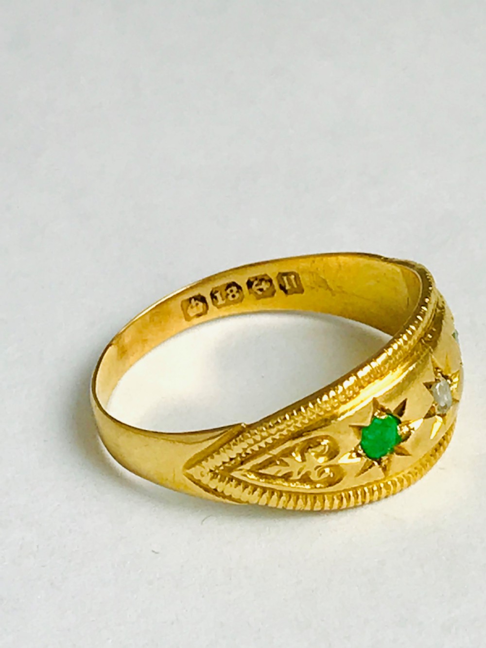 Antique18ct gold Diamond & Emerald 3 stone ring, Gypsy Ring View IV
