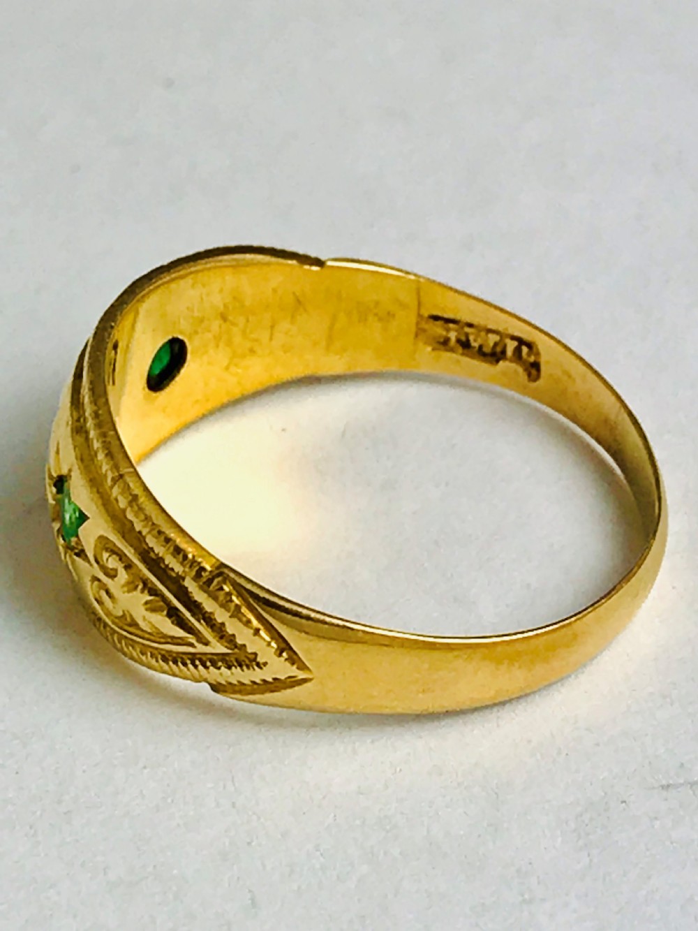 Antique18ct gold Diamond & Emerald 3 stone ring, Gypsy Ring View VII